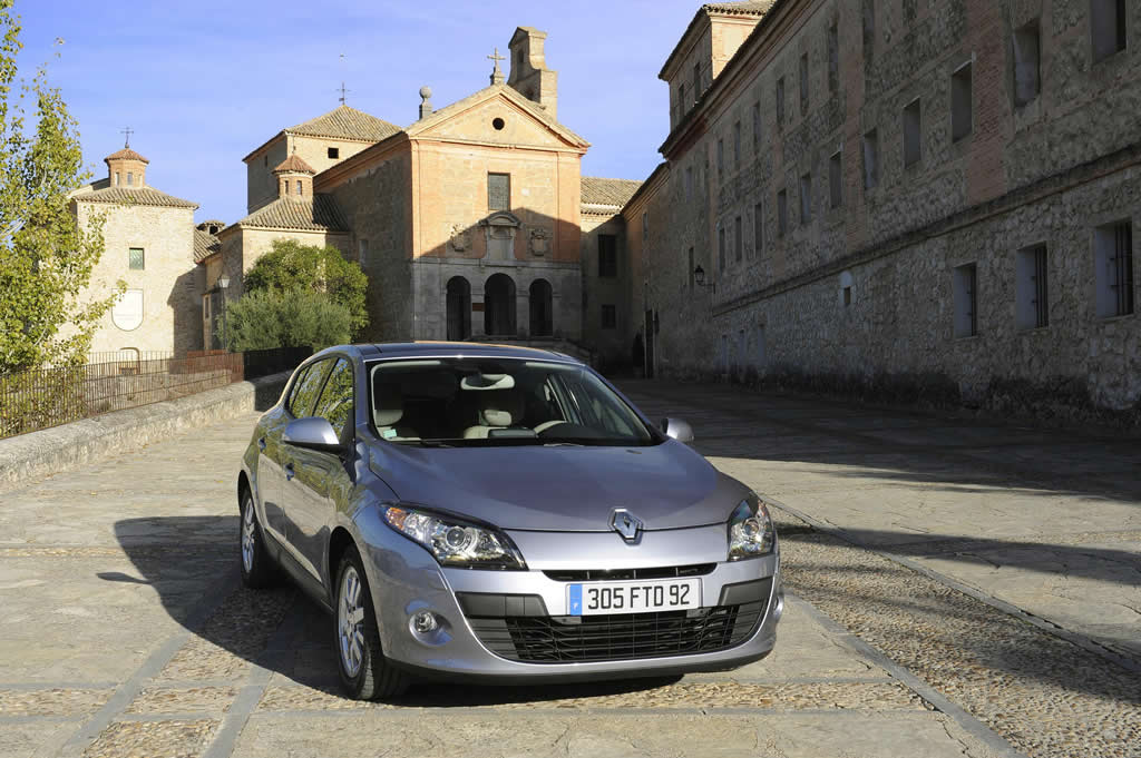 New engines for New Megane Hatchback and Coupe