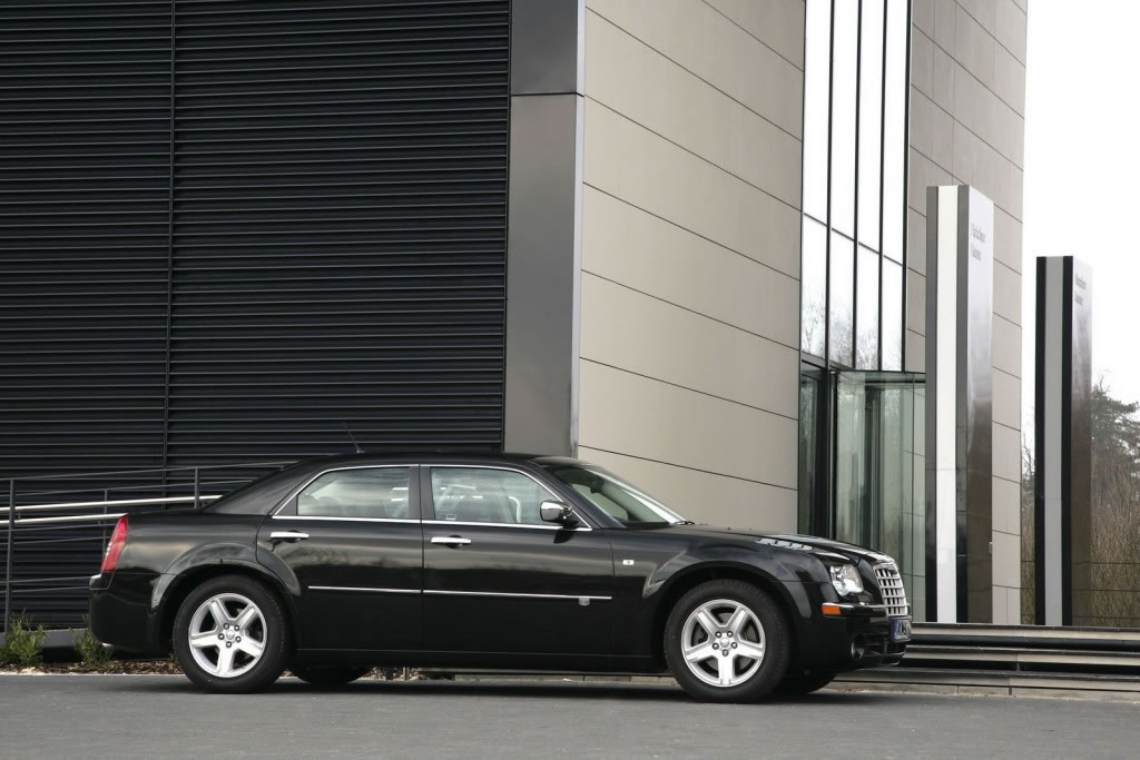 Chrysler revises the 300C range