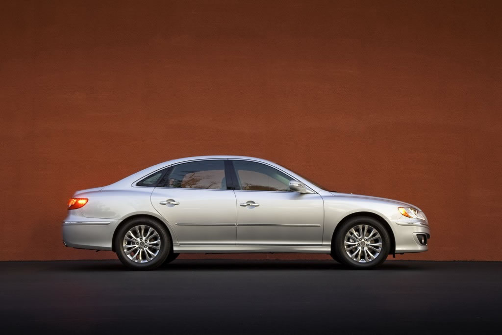 Hyundai gives the Azera a facelift