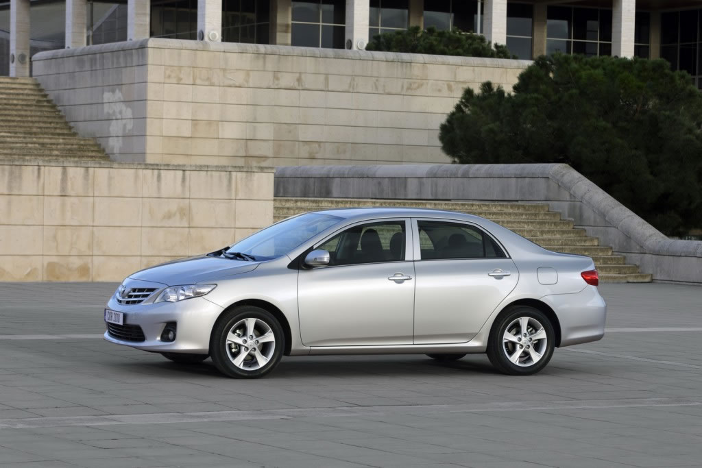 Toyota Corolla facelifted for Europe