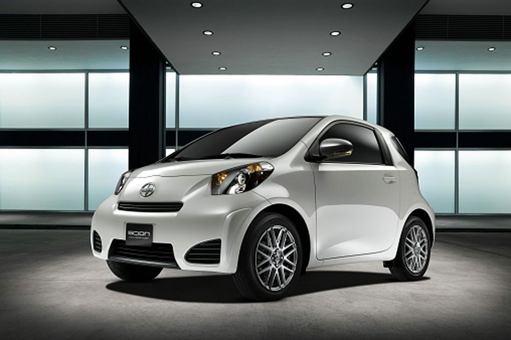 Toyota introduces the iQ in America...under a different name