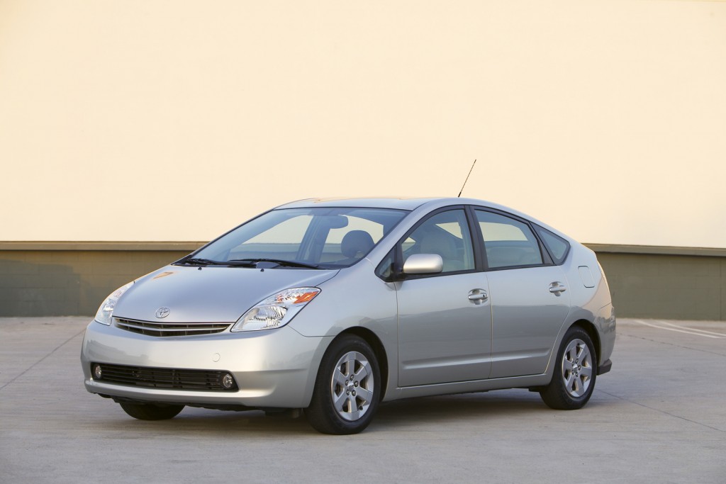 Toyota to repair overheating problems in the Prius Sgcarmart