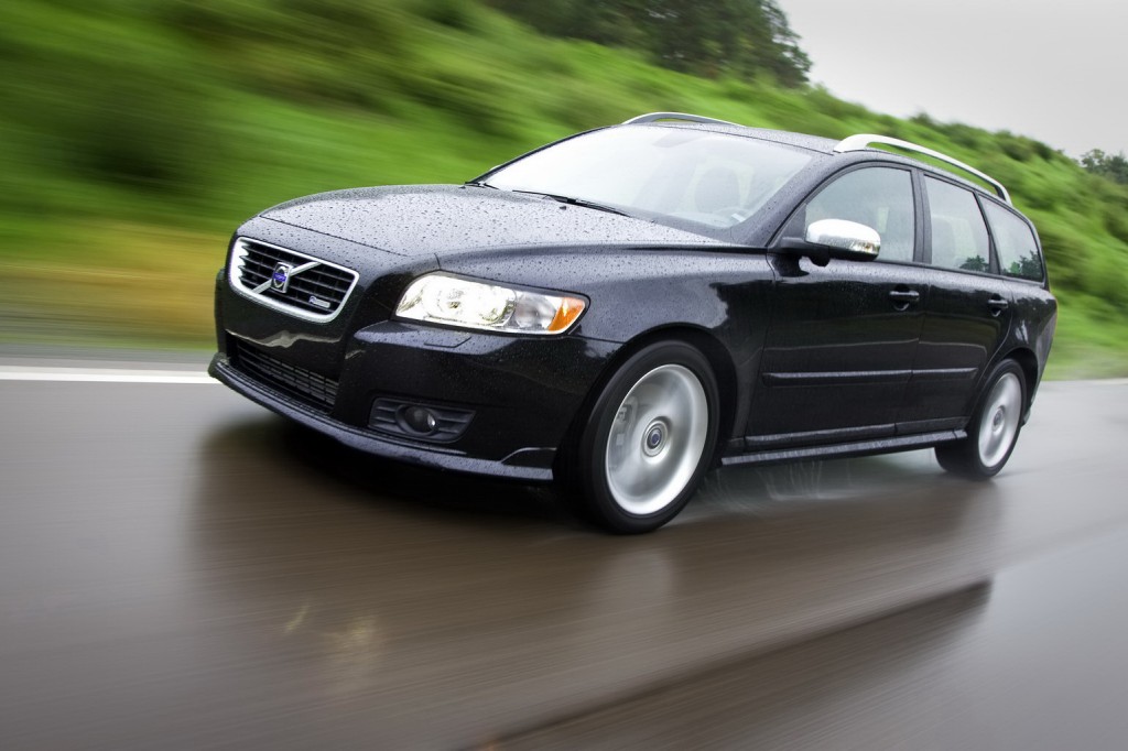 Volvo recalls cars for power seat problems
