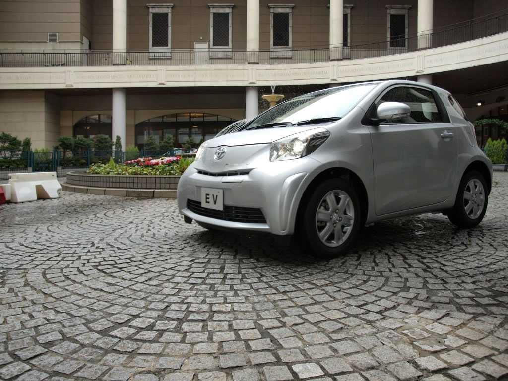 Toyota iQ EV to debut at Geneva