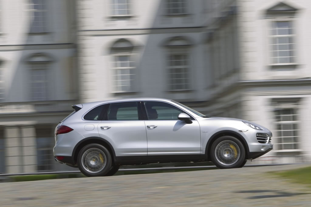 Porsche Cayenne Diesel and Turbo get upgrades