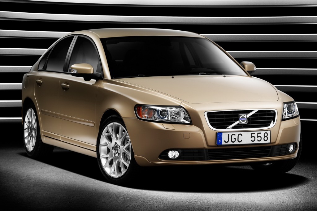 Volvo S40 and V50 dropped in the U.S.