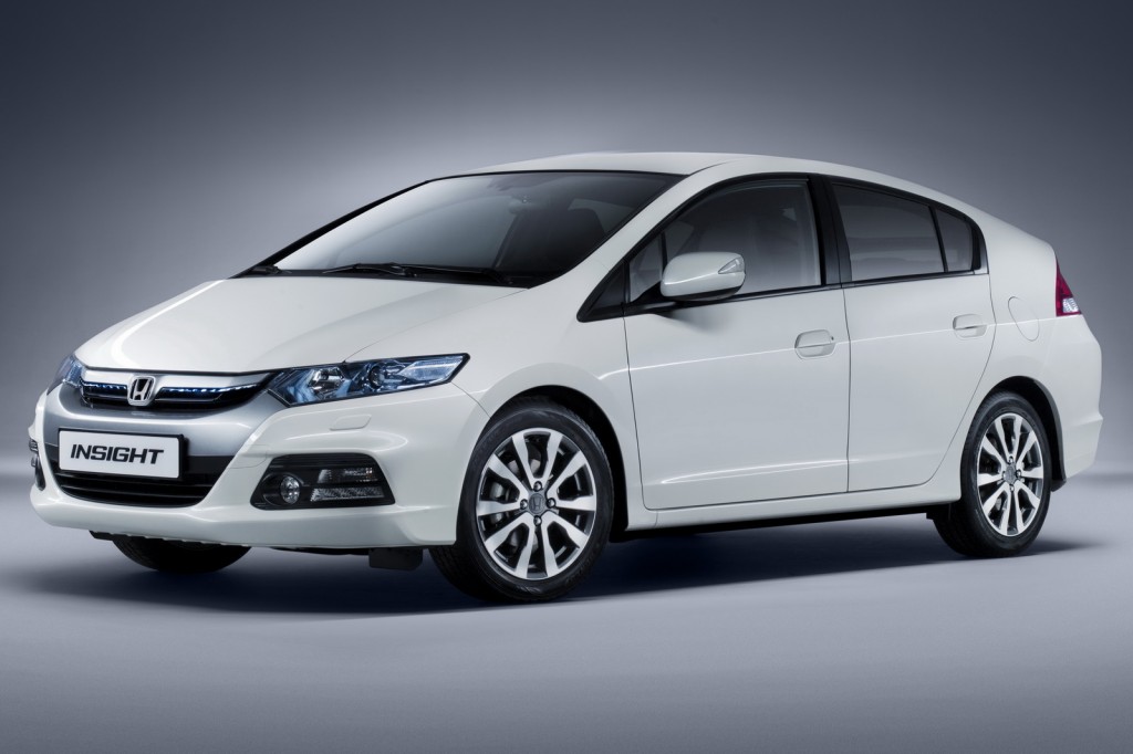 Honda Insight receives a mild facelift
