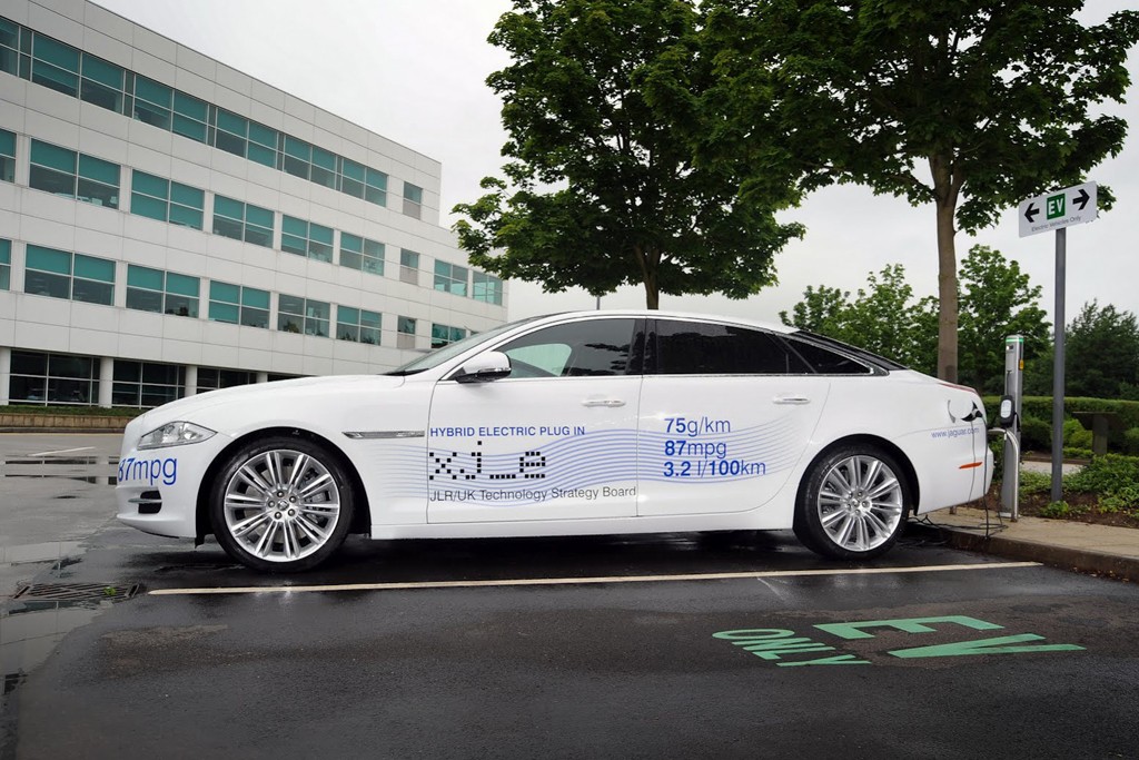 Jaguar previews hybrid XJ at Goodwood Festival