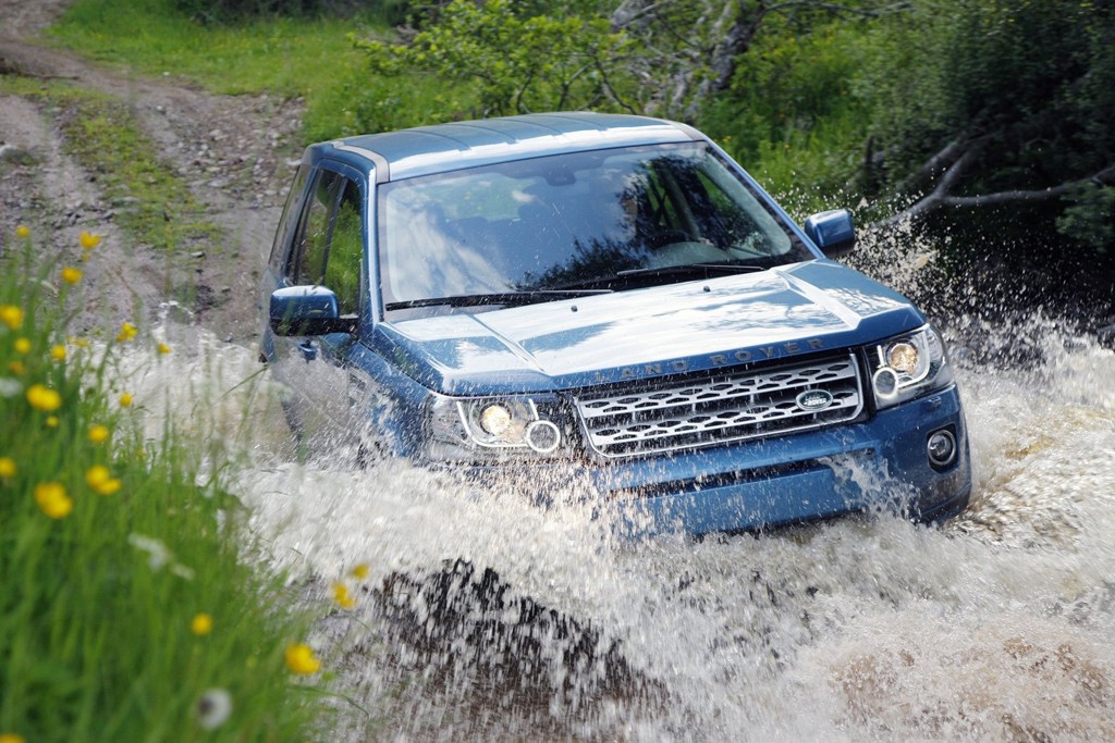 Land Rover Freelander 2: new engine, fresh interior for entry-level SUV