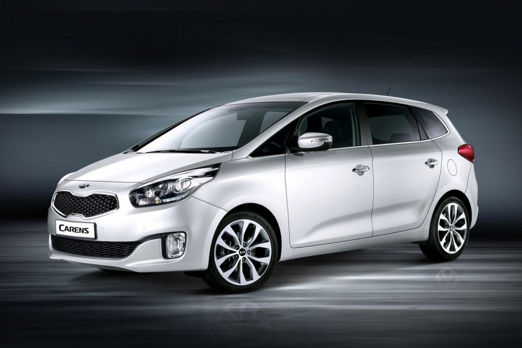 Kia breaks cover of 2013 Carens ahead of Paris debut