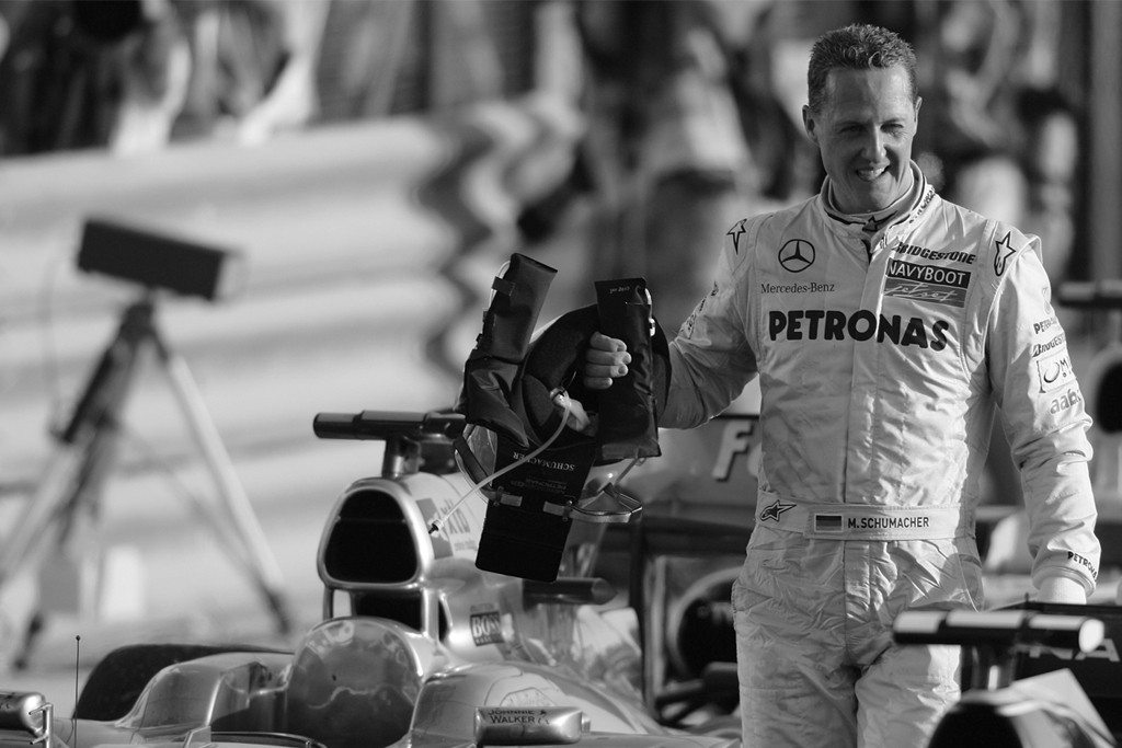 Michael Schumacher announces retirement from F1 as Hamilton takes over