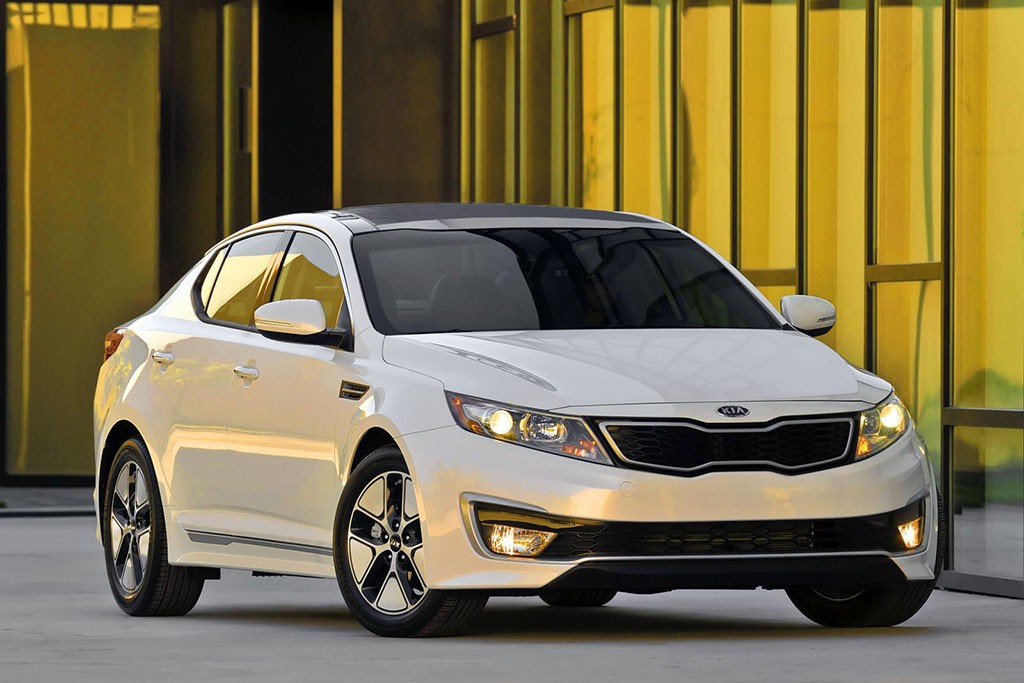 2013 Kia Optima Hybrid introduced with improved powertrain