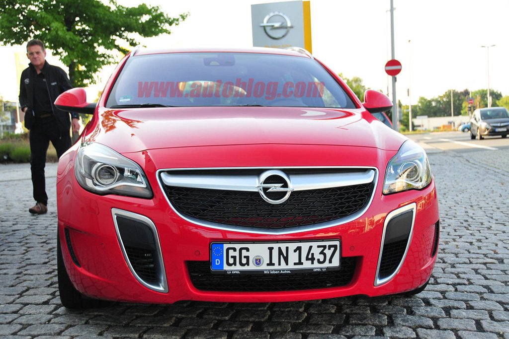Opel Insignia OPC Sports Tourer shows its face before official