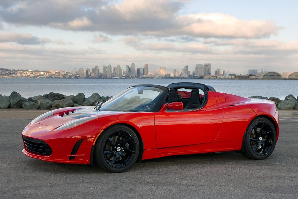 Tesla upgrades Roadster for 645km on one charge