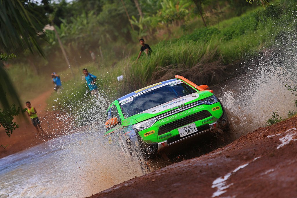 Mitsubishi Outlander PHEV completes second rally - Sgcarmart