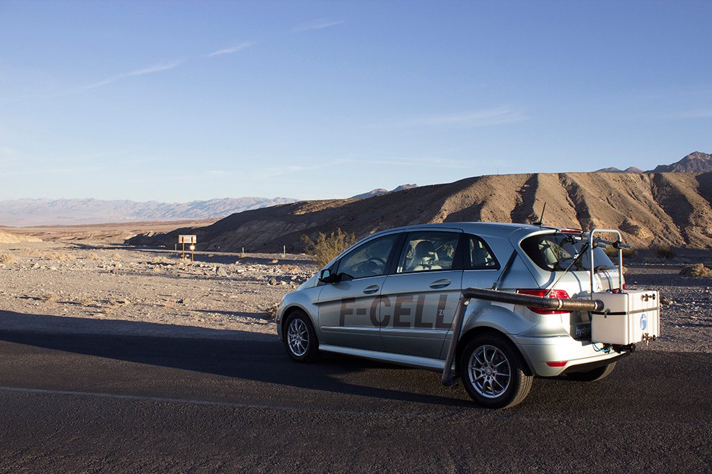 Mercedes-Benz B-Class F-CELL runs on water alone