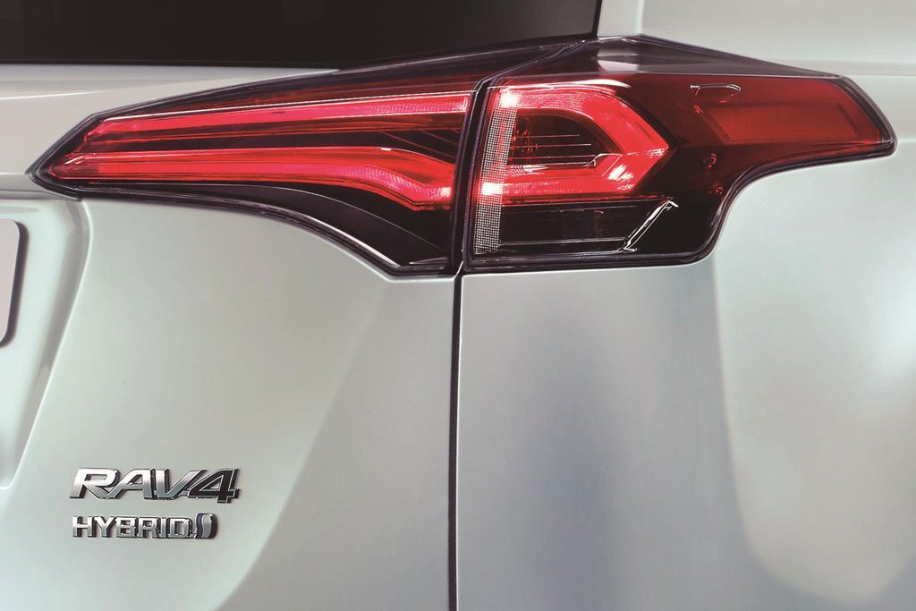 Toyota RAV4 Hybrid - A new hybrid joins the Toyota family