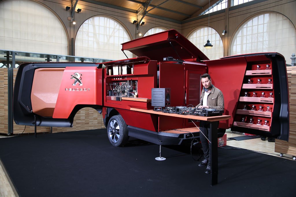 Peugeot 'camión de comida' food truck Peugeot 'camión de comida'