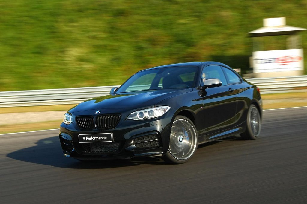 BMW introduces special M235i Track Edition for the Dutch