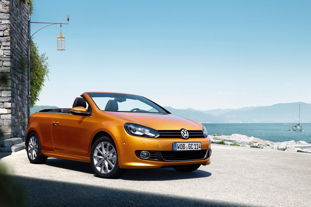 VW presenting extensively updated 2016 Golf Cabriolet in Frankfurt