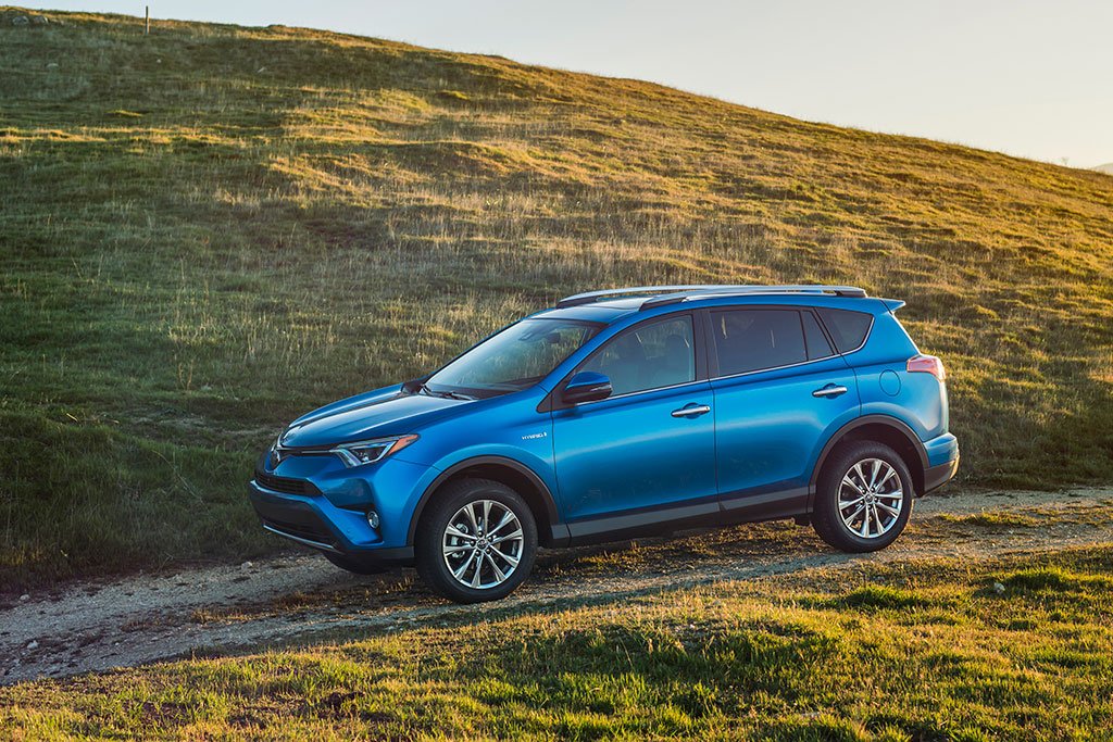 Toyota announces the refreshed 2016 RAV4 lineup, including a hybrid