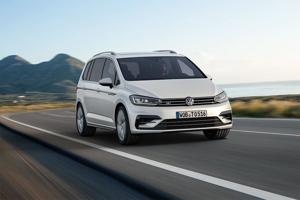Volkswagen Touran receives eye-catching new R-Line styling