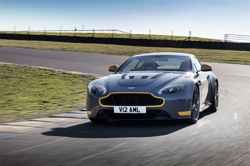 Aston Martin V12 Vantage S now available with manual transmission