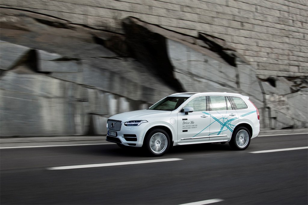 Volvo To Launch The Largest Autonomous Driving Trial In The U K Sgcarmart