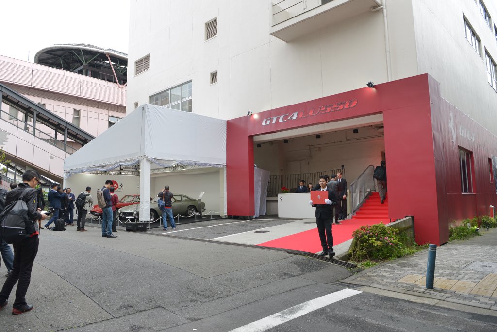 Ferrari GTC4Lusso makes Far East debut in Japan