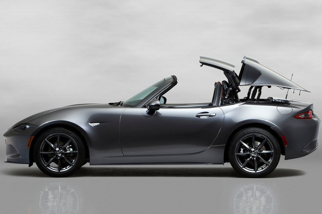 Mazda Roadster RF debuts in Japan