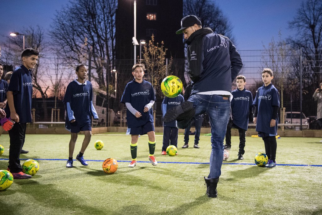 Mercedes-benz To Be Main Sponsor For Laureus In The U.k. - Sgcarmart