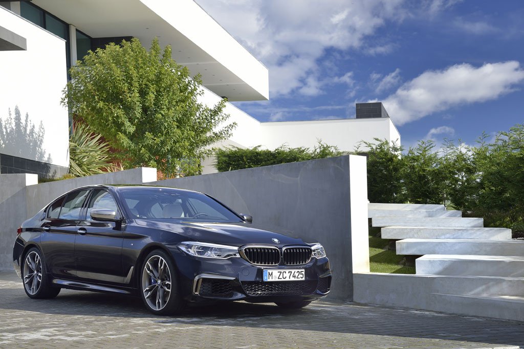 BMW launches the M550i xDrive alongside the 5 Series range