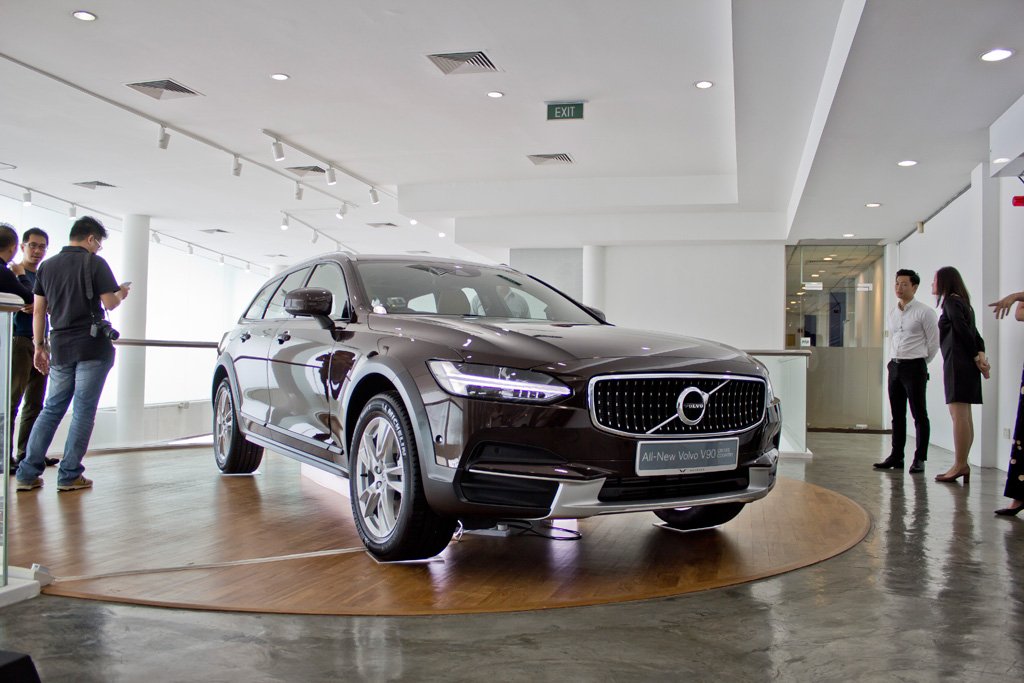 Wearnes Automotive unveils Volvo V90 Cross Country