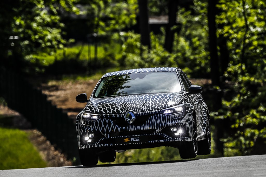 All new Renault Megane RS is the first hot hatch to offer four-wheel steering