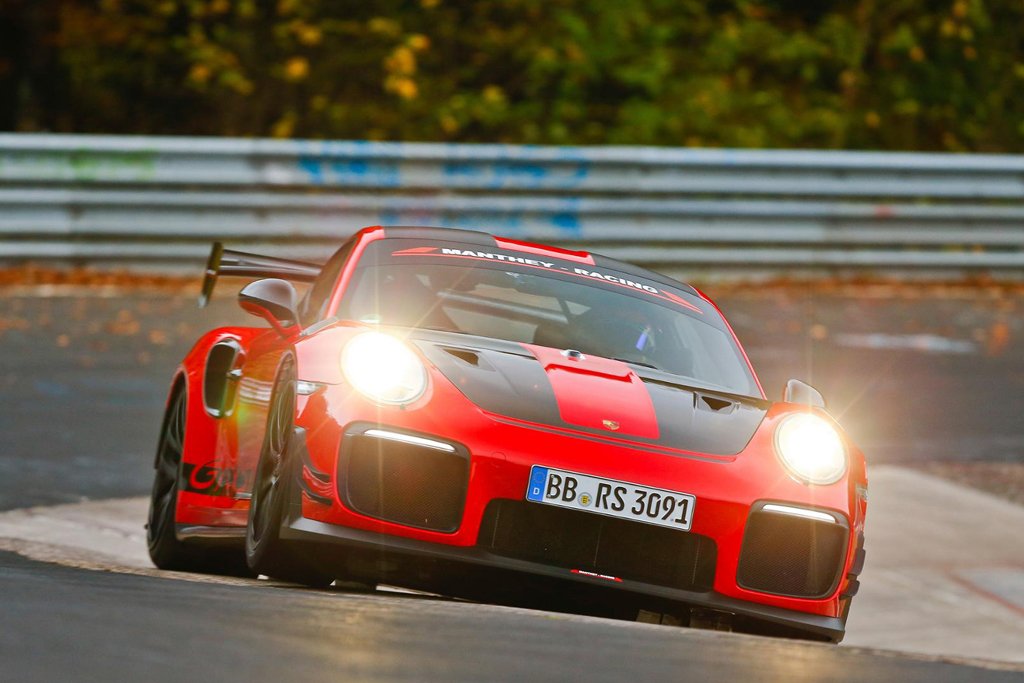 Porsche 911 GT2 RS MR is the fastest road-legal sports car on the Ring