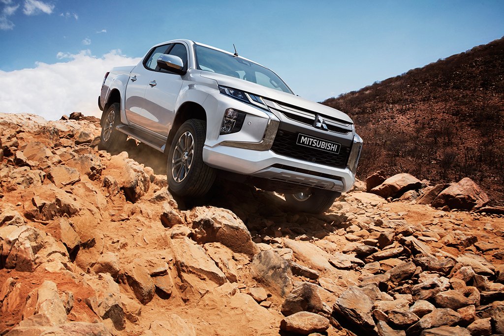 Mitsubishi debuts the new L200 pickup in Thailand