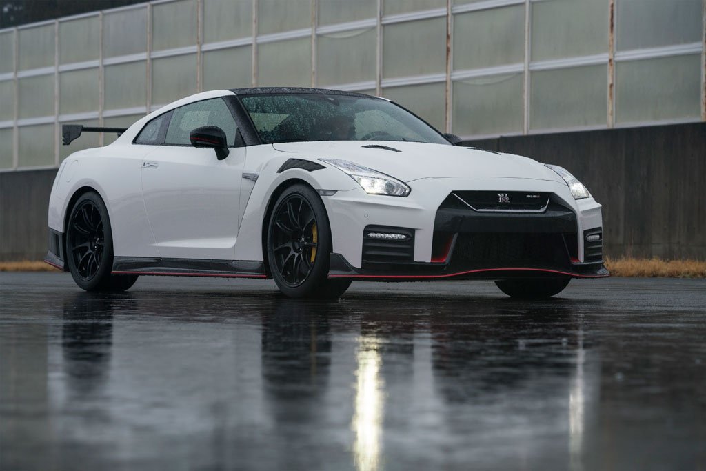 Nissan updates the GT-R NISMO with race inspired upgrades - Sgcarmart