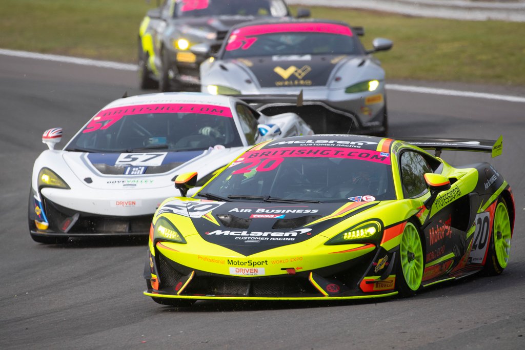 McLaren scores strong start in British GT Championship