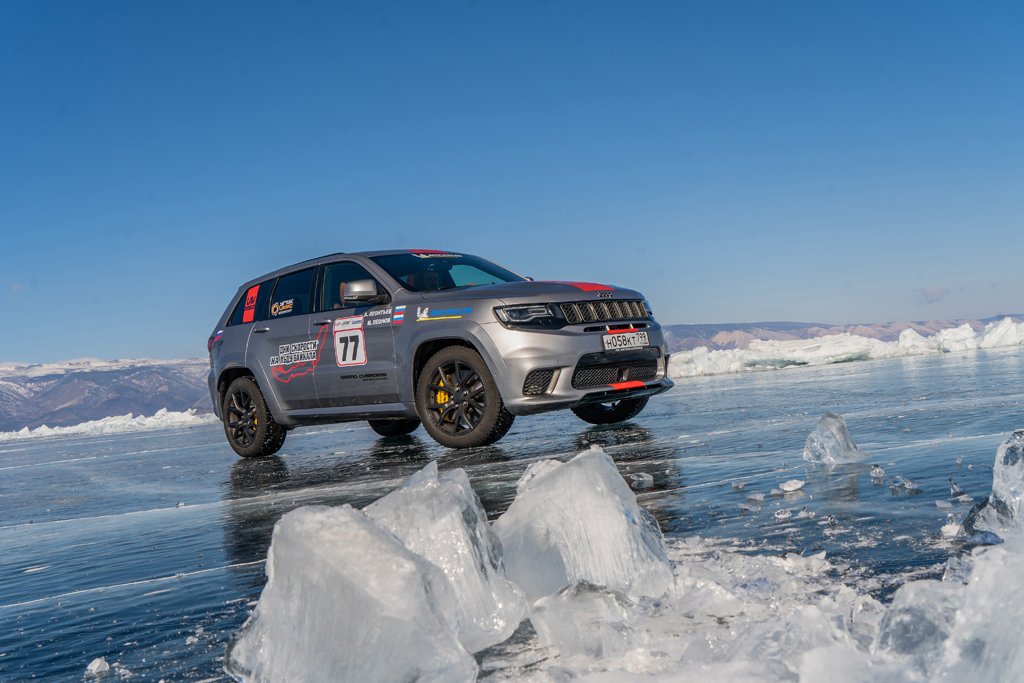 Jeep Grand Cherokee Trackhawk sets SUV speed record on ice