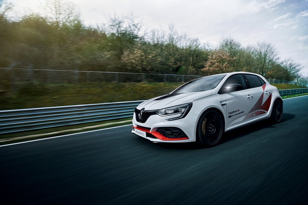 Renault debuts the Megane RS Trophy-R