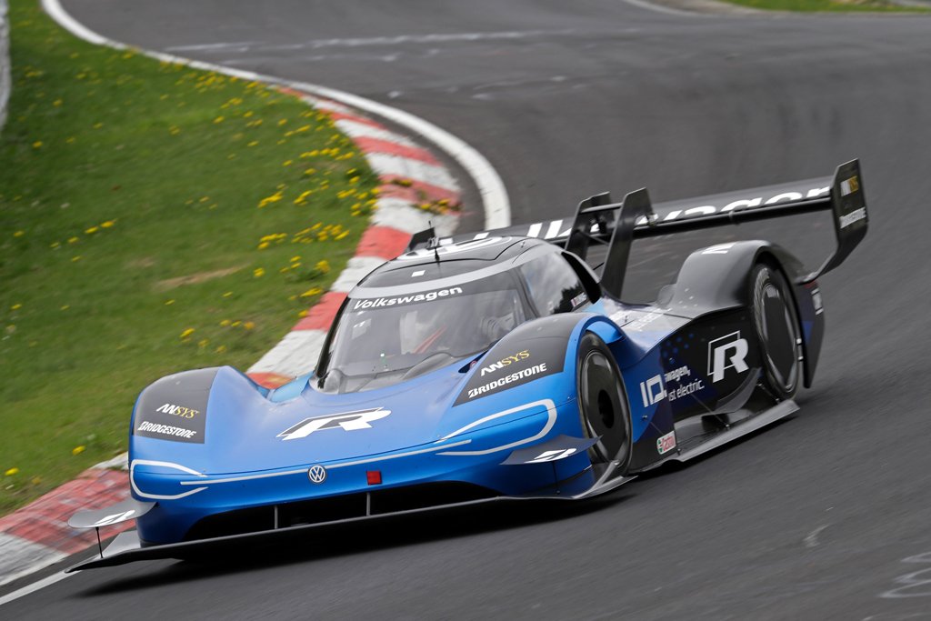Volkswagen showcases its ID.R's charging system - Sgcarmart