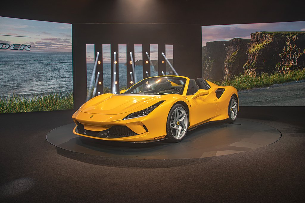 World premiere of the brand new Ferrari F8 Spider