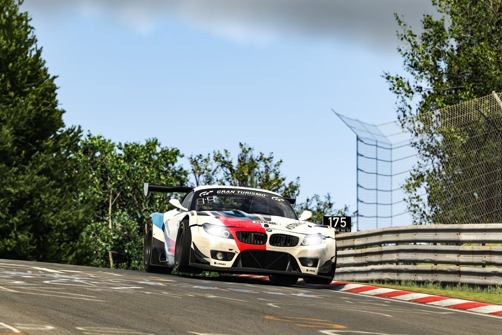 BMW drivers emerge successful in 'Super Sim Saturday'