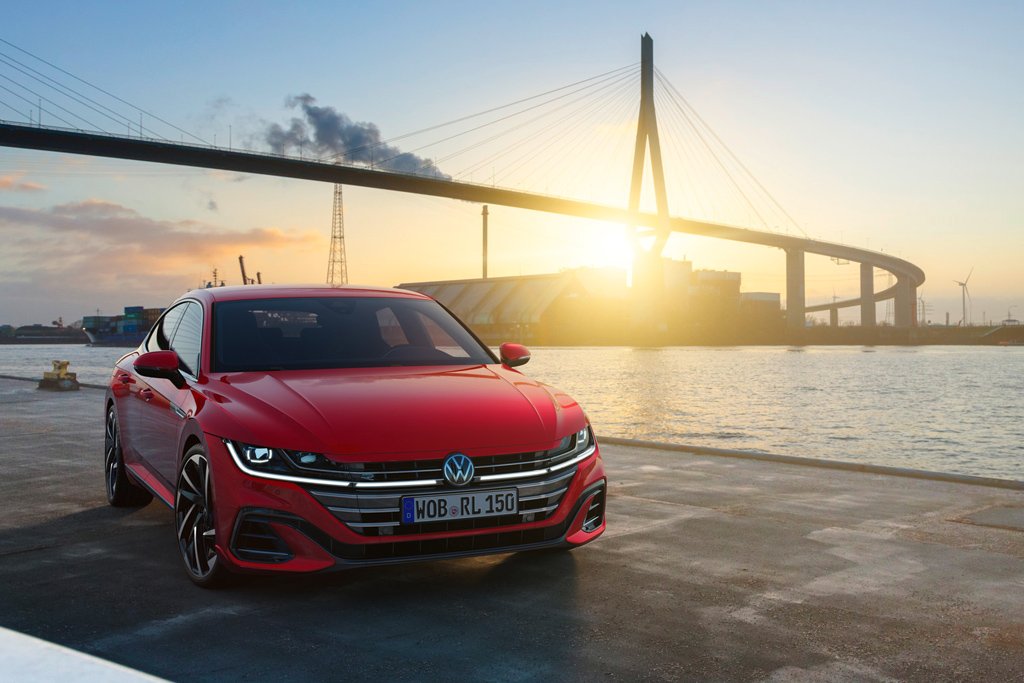 Updated Volkswagen Arteon makes its premiere