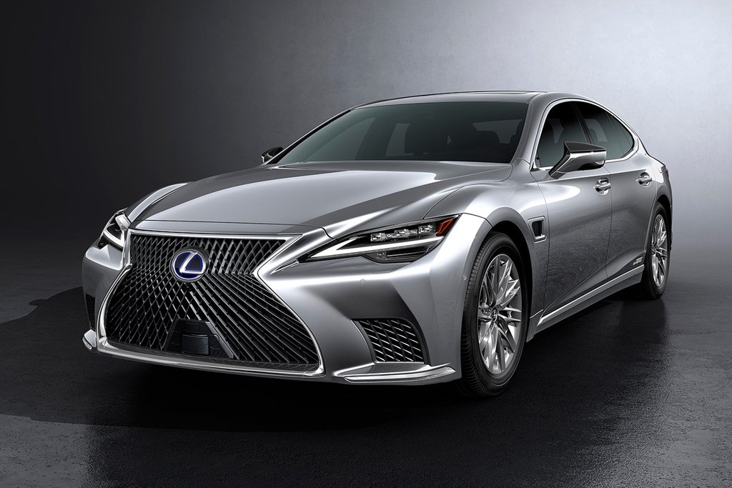 Lexus premieres the updated new LS