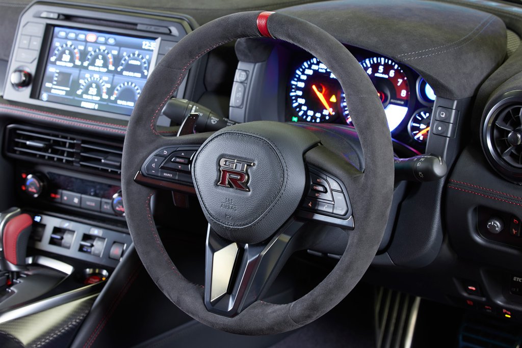 2021 gtr nismo interior