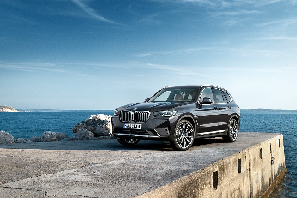 Dynamic Duo: BMW unveils the new BMW X3 and BMW X4