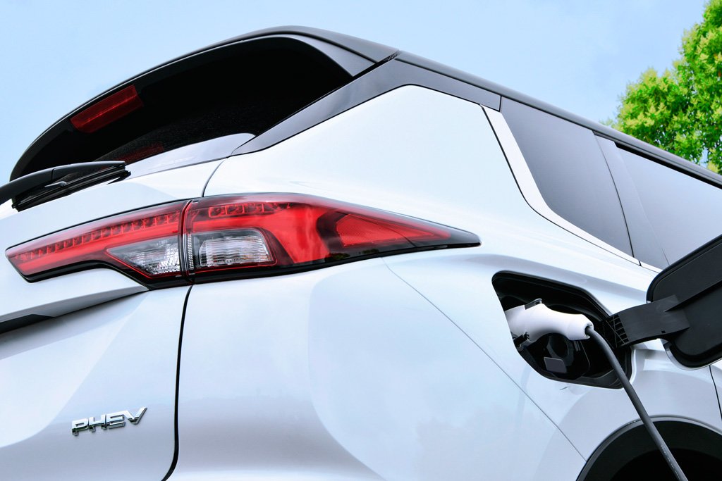 Mitsubishi Outlander PHEV to get improved drivetrain