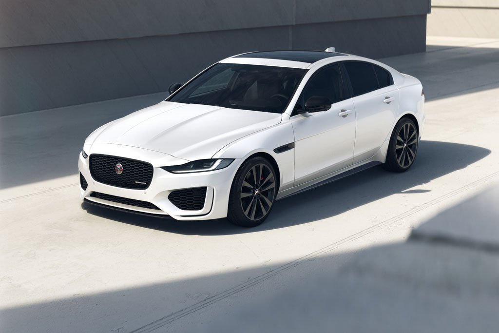 Jaguar introduces the new XF R-Dynamic Black and updates the XE