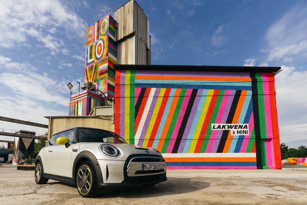 MINI leaves giant mural behind after Munich International Motor Show